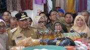 Wabup Hj Suhartina Bohari Dampingi Pj Gubernur Sulsel Tinjau Pasar Tradisional Batangase