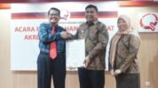 Bupati Maros, Chaidir Syam dan Direktur RSUD dr La Palaloi, Sri Syamsinar terbang ke Jakarta untuk menerima sertifikat tersebut, Senin, 8 Januari 2024.
