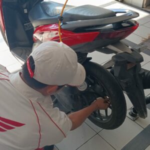 Asmo Sulsel Beri Tips Mengenali Tanda Sepeda Motor Wajib Turun Mesin