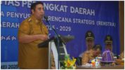Bupati Maros Saat Menjelaskan Penyusunan Renstra Serta Mendengar Langsung Masukan dari Berbagai Pihak yang Terlibat dan Terdampak oleh Kebijakan Publik