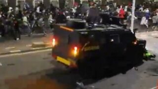 Kendaraan Taktis (Rantis) Brimob Lindas Pengemudi Ojol Saat Demo