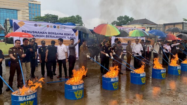 Bea Cukai Sulbagsel Musnahkan 13,88 Juta Batang Rokok Ilegal dan 1.715 Liter MMEA